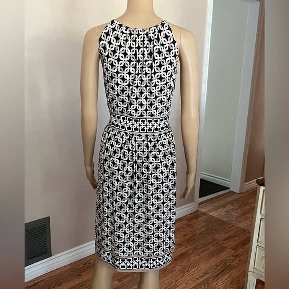New York & Company Neutral Geometric Dress with Key-Hole – Size XL - Picture 2 of 6